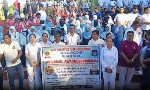 महात्मा गांधी की जयंती पर गुजरात पुलिस ने दिया नशा मुक्त समाज का संदेश, अहमदाबाद और वडोदरा में वॉकथॉन का आयोजन महात्मा गांधी की जयंती पर गुजरात पुलिस ने दिया नशा मुक्त समाज का संदेश, अहमदाबाद और वडोदरा में वॉकथॉन का आयोजन