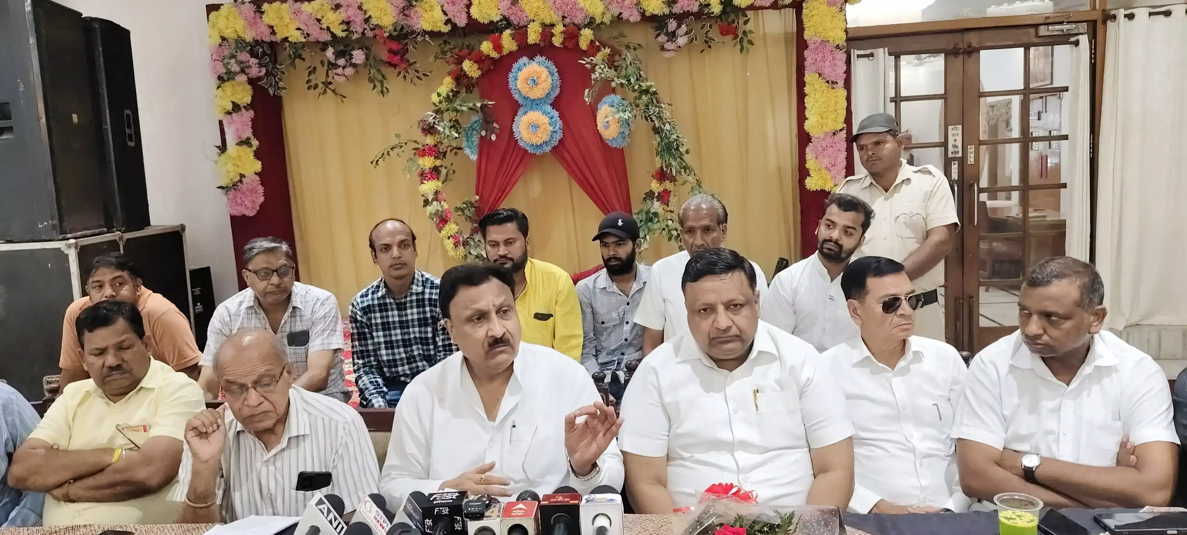 अग्रोहा धाम टीले की खुदाई को लेकर सरकार से कार्रवाई की मांग अग्रोहा धाम टीले की खुदाई को लेकर सरकार से कार्रवाई की मांग