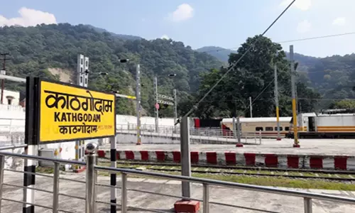 काठगोदाम स्टेशन पर स्वच्छता को लेकर जागरूकता अभियान काठगोदाम स्टेशन पर स्वच्छता को लेकर जागरूकता अभियान