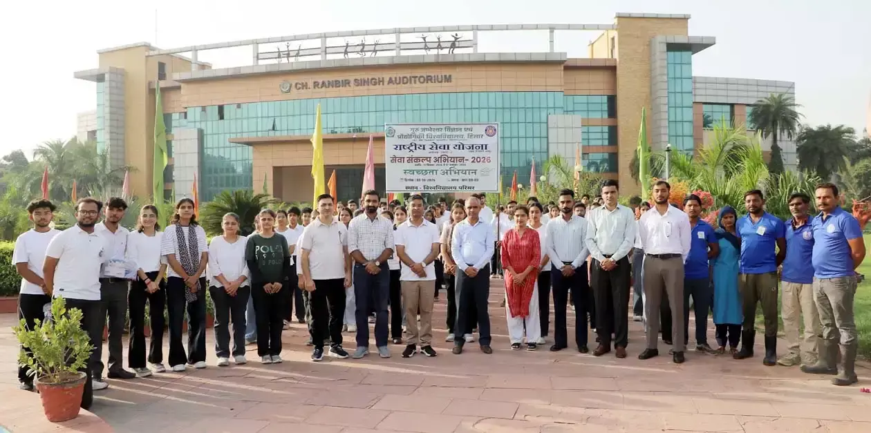 डॉ. विजय कुमार ने स्वच्छता को लेकर लोगों को किया जागरूक