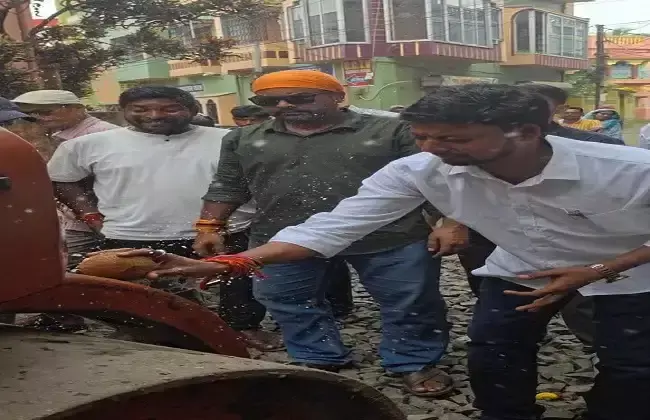 आरामबाग में सड़क सुधार अभियान, 18 प्रमुख सड़कों का होगा जीर्णोद्धार आरामबाग में सड़क सुधार अभियान, 18 प्रमुख सड़कों का होगा जीर्णोद्धार
