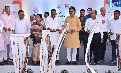 इंदौर में दो दशक बाद व्यवस्थित सार्वजनिक परिवहन सेवा फिर शुरू इंदौर में दो दशक बाद व्यवस्थित सार्वजनिक परिवहन सेवा फिर शुरू