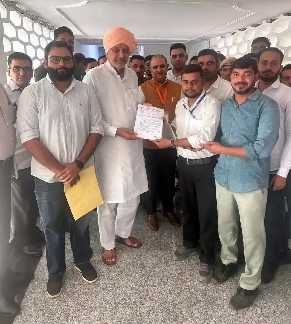 एग्रीविज़न ने कृषि छात्रों की मांगों को लेकर कृषि मंत्री से की मुलाकात एग्रीविज़न ने कृषि छात्रों की मांगों को लेकर कृषि मंत्री से की मुलाकात