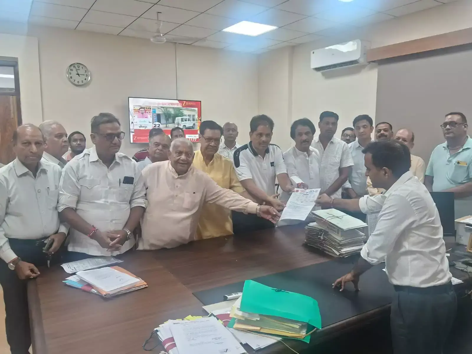 लोकतांत्रिक विरोध में मर्यादा बनाए रखने का आग्रह, राष्ट्रपति को ज्ञापन