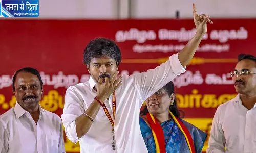 तमिलनाडु उपचुनाव से पहले CPI(M) का TVK पर बड़ा आरोप, वोट के बदले पैसे बांटने का दावा
