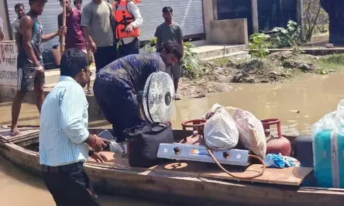 बाढ़ पर सोशल मीडिया से निगरानी, हर घंटे 100 अकाउंट खंगाल रही प्रशासन की टीम बाढ़ पर सोशल मीडिया से निगरानी, हर घंटे 100 अकाउंट खंगाल रही प्रशासन की टीम
