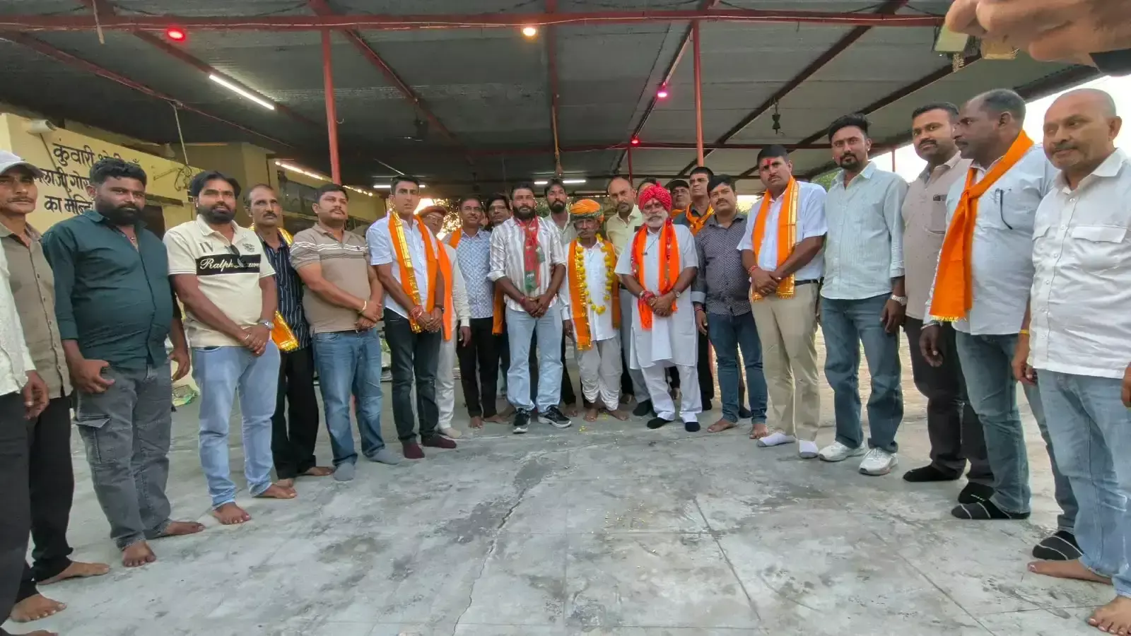 भाजपा बूथ अध्यक्ष का अनोखा संकल्प, जीत के बाद पहने जूते भाजपा बूथ अध्यक्ष का अनोखा संकल्प, जीत के बाद पहने जूते