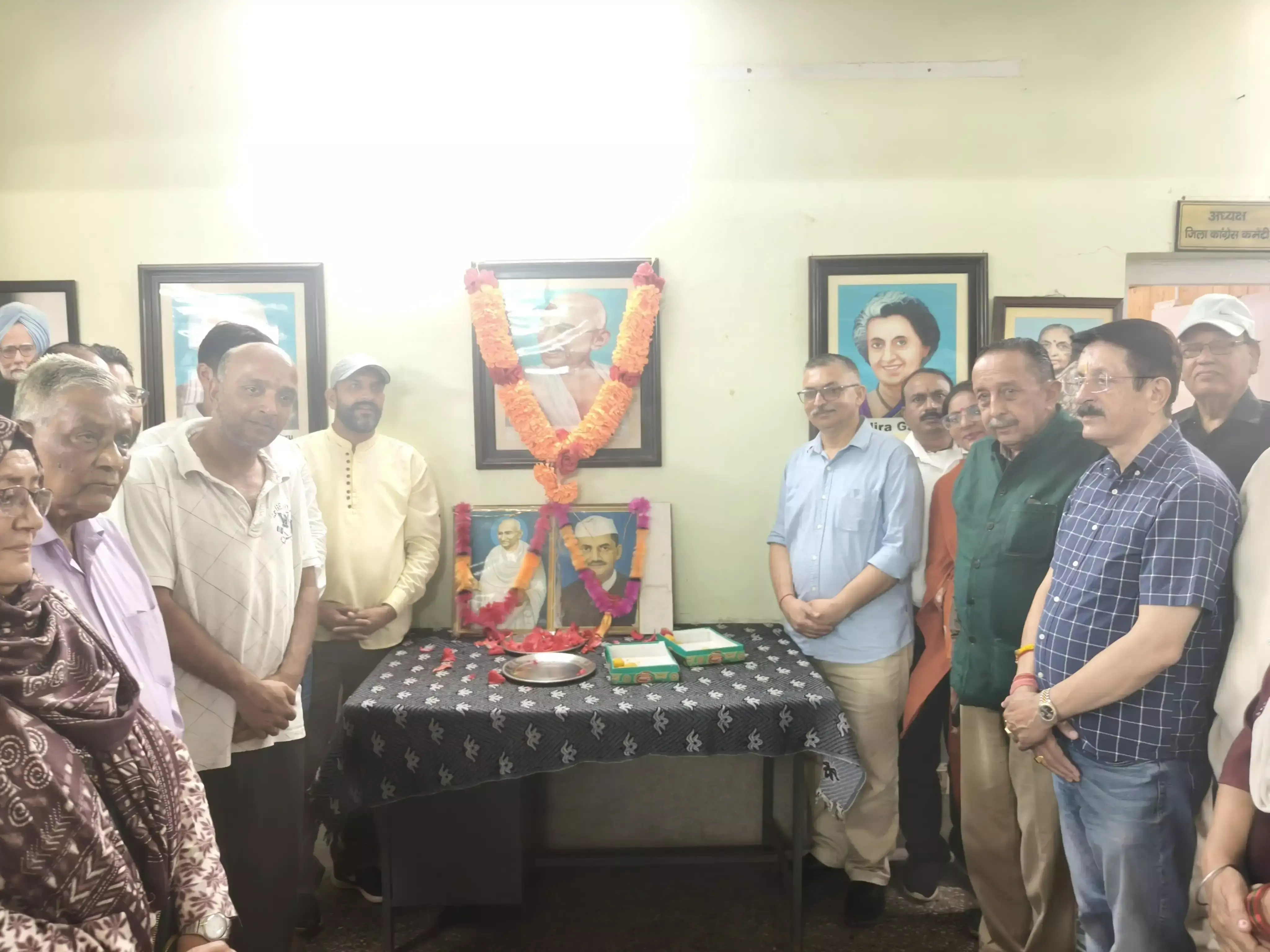रानीताल पार्क में स्वच्छता अभियान, गांधी-शास्त्री को नमन रानीताल पार्क में स्वच्छता अभियान, गांधी-शास्त्री को नमन