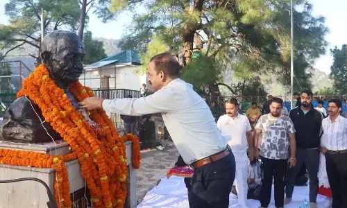 गांधी के विचारों से आज भी प्रेरणा ले रही मानवता: विनय कुमार गांधी के विचारों से आज भी प्रेरणा ले रही मानवता: विनय कुमार