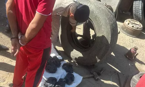 हमीरपुर: 20 किलो चूरा पोस्त के साथ एक व्यक्ति गिरफ्तार हमीरपुर: 20 किलो चूरा पोस्त के साथ एक व्यक्ति गिरफ्तार
