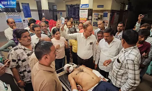 बरखेड़ा रोड पर कांग्रेस नेता से कथित मारपीट, जमीन विवाद के बीच अस्पताल में कराया इलाज
