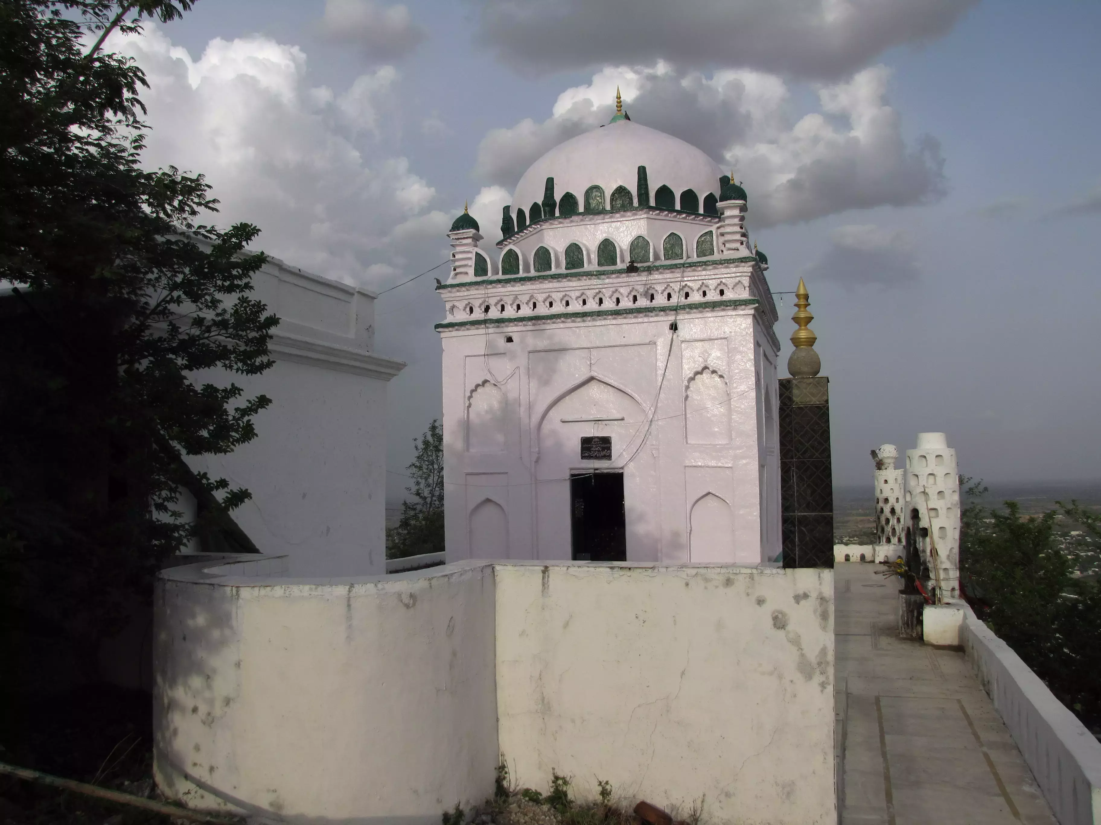 Telangana: उच्च न्यायालय के फैसले से नलगोंडा तीर्थस्थल पर उर्स का रास्ता साफ हो गया