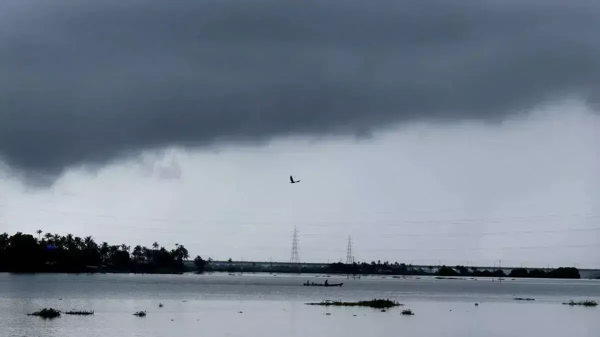 दो जिलों में आंधी-तूफान और तेज हवाओं के साथ बारिश की संभावना