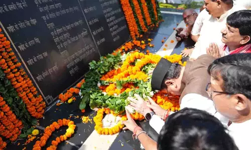 रामपुर तिराहा के अमर बलिदानियों को मुख्यमंत्री पुष्कर सिंह धामी ने दी श्रद्धांजलि