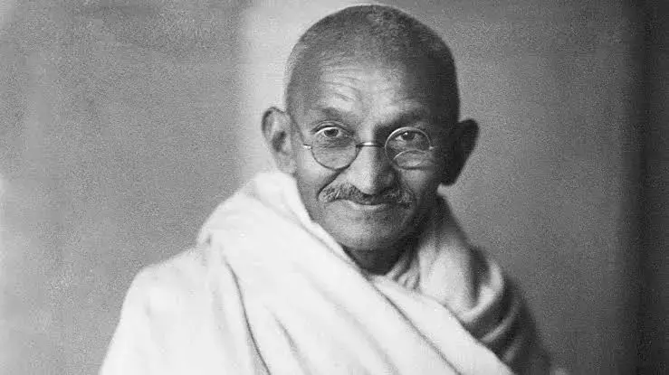 Telangana: मुख्यमंत्री रेवंत रेड्डी ने महात्मा गांधी को श्रद्धांजलि दी