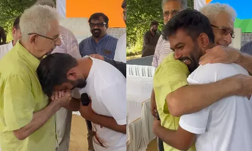 CJP के प्रदर्शन से पहले नसीरुद्दीन शाह से मिले अभिजीत दिपके, मुलाकात का वीडियो किया शेयर