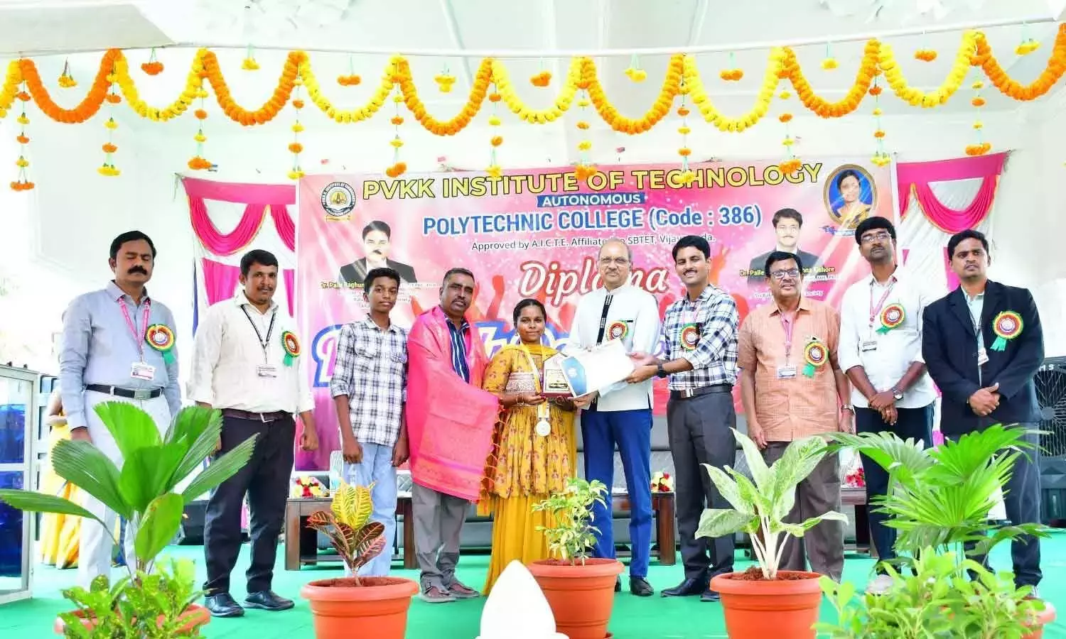 Andhra: पीवीकेके पॉलिटेक्निक कॉलेज में फ्रेशर्स डे 2026 मनाया गया Andhra: पीवीकेके पॉलिटेक्निक कॉलेज में फ्रेशर्स डे 2026 मनाया गया