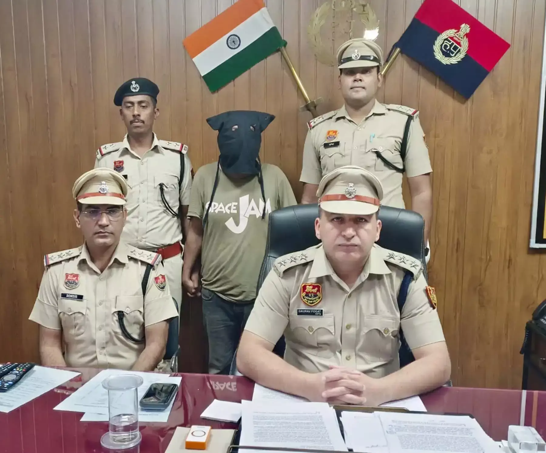 विदेशी महिला से शादी का वादा कर ठगी करने वाला आरोपी पकड़ा विदेशी महिला से शादी का वादा कर ठगी करने वाला आरोपी पकड़ा