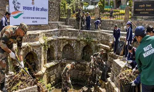 राष्ट्रपति निवास की हेरिटेज बावड़ी की सफाई दिया संरक्षण का संदेश राष्ट्रपति निवास की हेरिटेज बावड़ी की सफाई दिया संरक्षण का संदेश