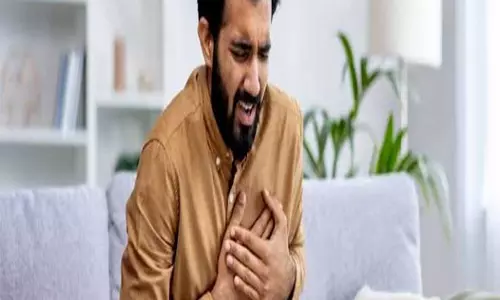 अचानक हार्ट अटैक आने पर घबराएं नहीं अपनाएं ये 3 जरूरी कदम