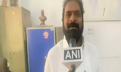 चुनाव आयोग पर श्रीनिवास गौड़ ने उठाए सवाल चुनाव आयोग पर श्रीनिवास गौड़ ने उठाए सवाल