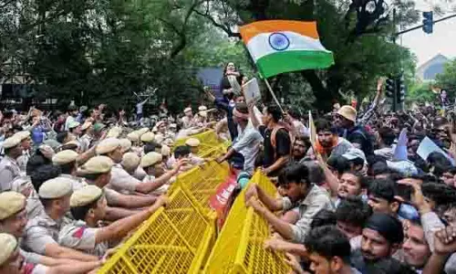 CJP का प्रदर्शन खत्म, अभिजीत दीपके पर भड़के लोग