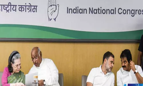 5 अक्टूबर को कांग्रेस नेताओं की अहम बैठक 5 अक्टूबर को कांग्रेस नेताओं की अहम बैठक