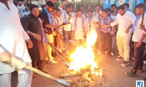 रांची में NSUI का प्रदर्शन, CEC ज्ञानेश कुमार का फूंका पुतला