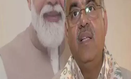कैप्टन स्मित मच्छर की बहादुरी के मुरीद हुए तरुण चुघ कैप्टन स्मित मच्छर की बहादुरी के मुरीद हुए तरुण चुघ