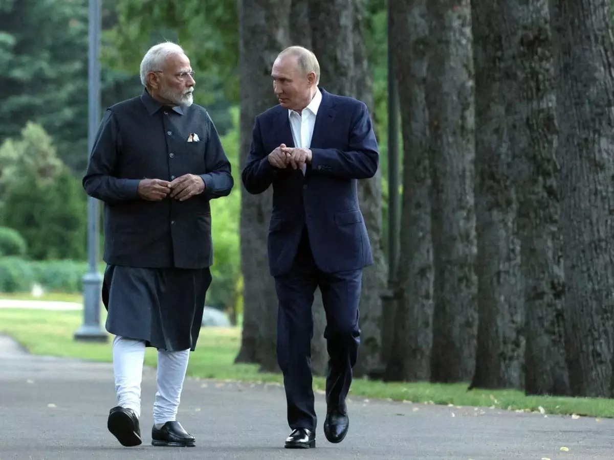 पुतिन ने फिर की पीएम मोदी की तारीफ, यूक्रेन युद्ध खत्म करने के प्रयासों को सराहा पुतिन ने फिर की पीएम मोदी की तारीफ, यूक्रेन युद्ध खत्म करने के प्रयासों को सराहा