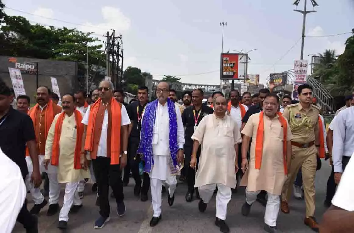 नशा मुक्त भारत के संकल्प के साथ राज्यपाल डेका ने की पदयात्रा नशा मुक्त भारत के संकल्प के साथ राज्यपाल डेका ने की पदयात्रा