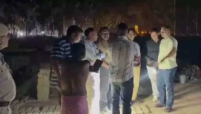 ईट भट्ठे पर पिता की मौत, 16 साल के बेटे पर कस्सी से हमला करने का आरोप ईट भट्ठे पर पिता की मौत, 16 साल के बेटे पर कस्सी से हमला करने का आरोप