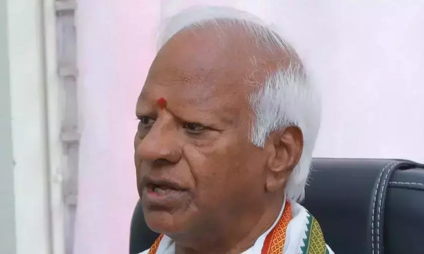 Telangana: कदियाम श्रीहरि अधिकारियों की ढिलाई पर भड़के Telangana: कदियाम श्रीहरि अधिकारियों की ढिलाई पर भड़के