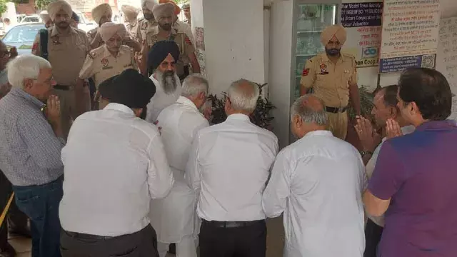 जालंधर पहुंचे राधा स्वामी सत्संग ब्यास प्रमुख जसदीप सिंह गिल जालंधर पहुंचे राधा स्वामी सत्संग ब्यास प्रमुख जसदीप सिंह गिल