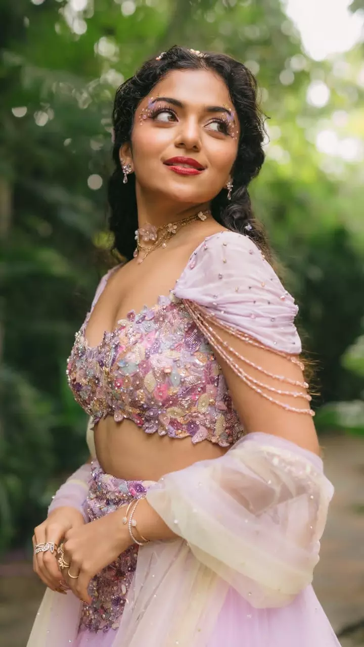 हंसिकाकृष्ण का पिंक लहंगे में खूबसूरत अंदाज हंसिकाकृष्ण का पिंक लहंगे में खूबसूरत अंदाज