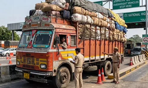 ओवरलोड ट्रकों पर अब और सख्ती, जुर्माना भरने के बाद भी नहीं मिलेगी आगे जाने की अनुमति