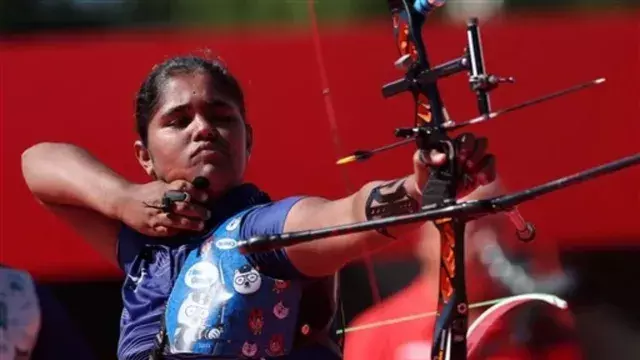 17 साल की कुमकुम ने रचा इतिहास, शूटऑफ में परफेक्ट 10 लगाकर जीता गोल्ड