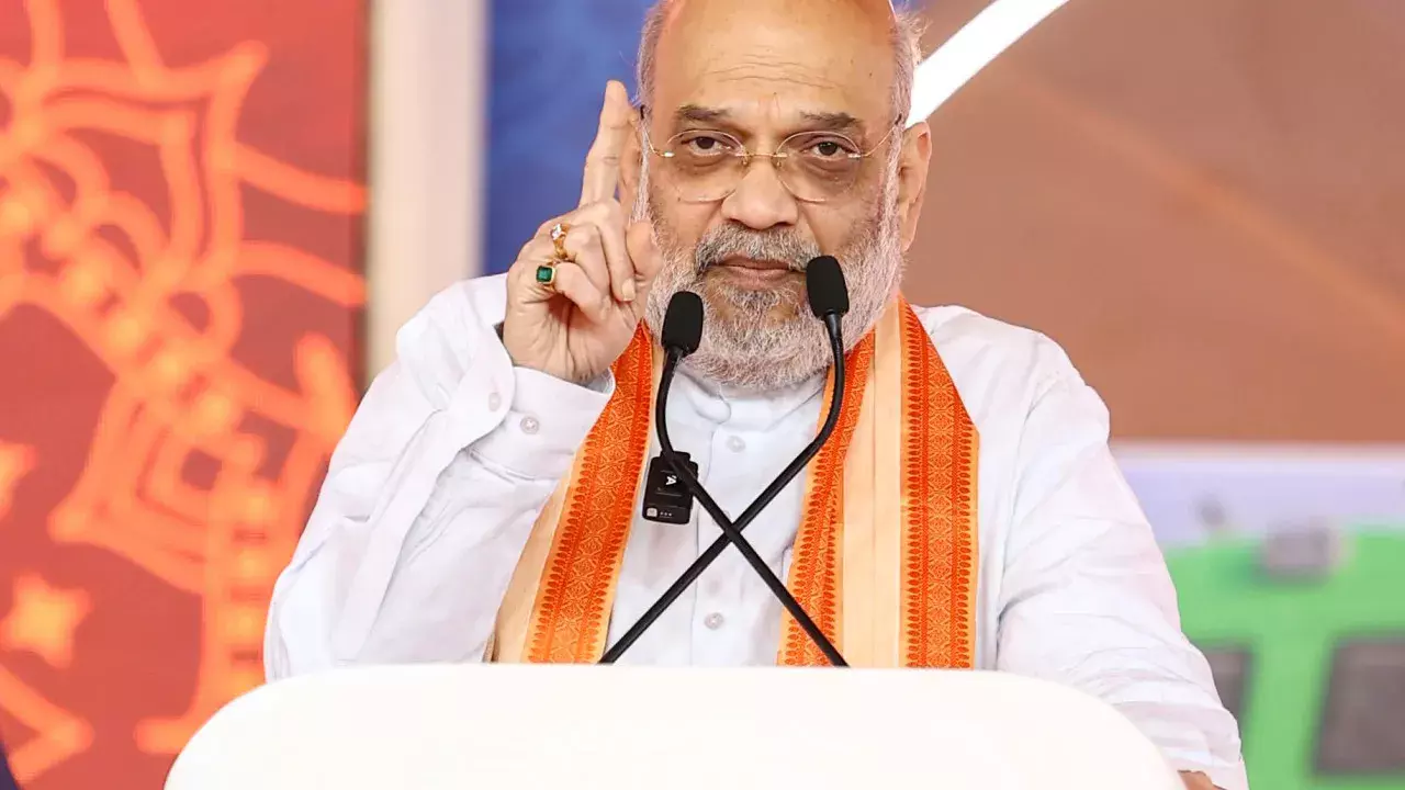 नवप्रीत सिंह के प्रत्यर्पण पर अमित शाह ने मोदी सरकार की उपलब्धि बताई नवप्रीत सिंह के प्रत्यर्पण पर अमित शाह ने मोदी सरकार की उपलब्धि बताई