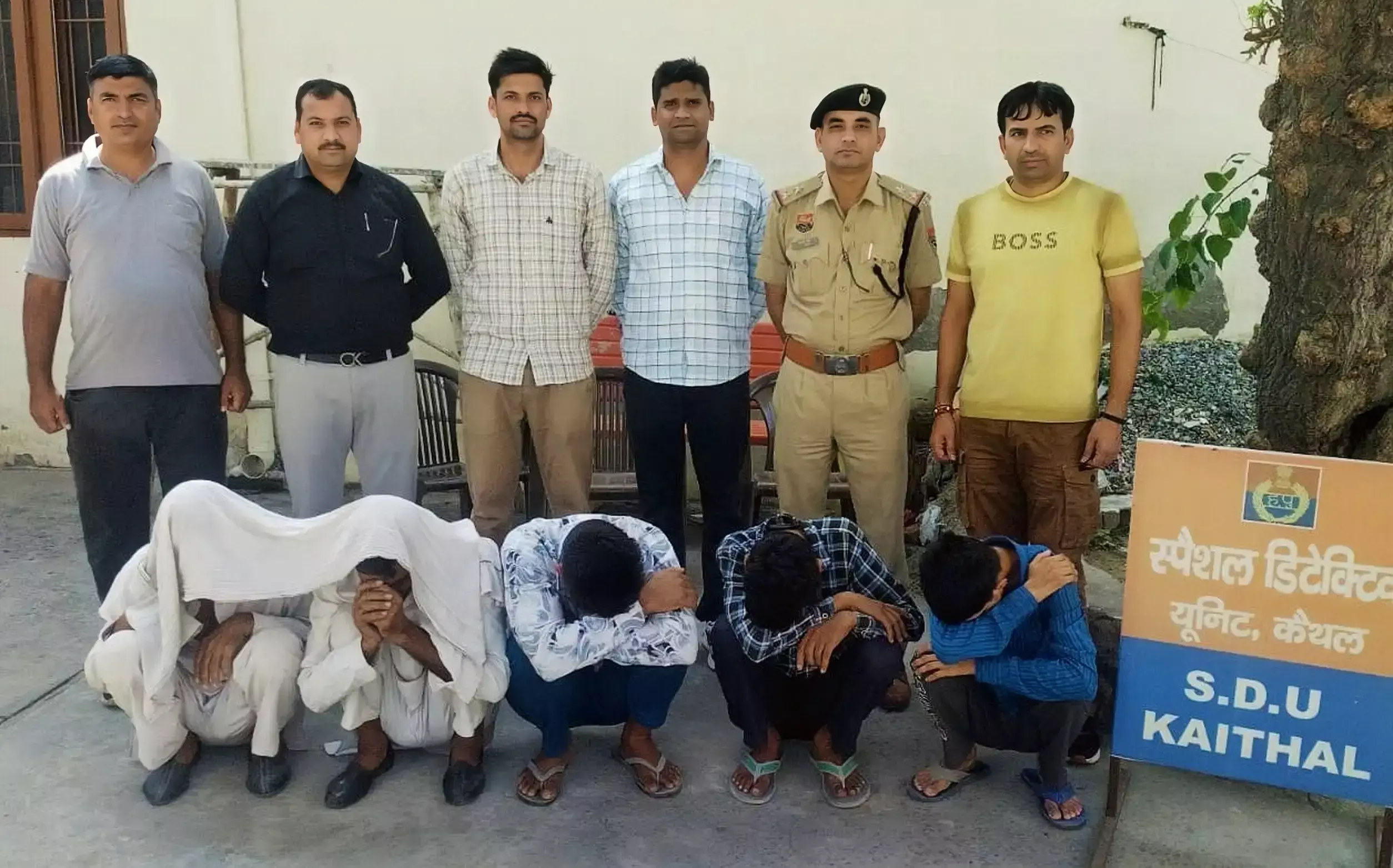 हत्या केस में पुलिस ने पांच आरोपियों को किया गिरफ्तार हत्या केस में पुलिस ने पांच आरोपियों को किया गिरफ्तार