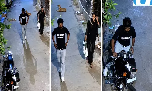 गोरखपुर में बाइक चोरी का VIDEO, 30 सेकंड में वारदात को दिया अंजाम गोरखपुर में बाइक चोरी का VIDEO, 30 सेकंड में वारदात को दिया अंजाम
