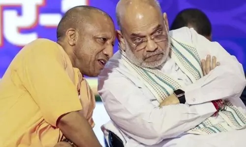 UP चुनाव से पहले BJP में बड़े बदलाव की तैयारी, 100 से ज्यादा विधायकों के टिकट पर संकट