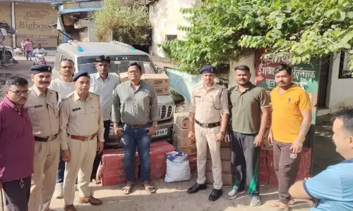 मुखबिर की खबर पक्की थी, नाकेबंदी भी थी… फिर कैसे भाग निकले शराब तस्कर?