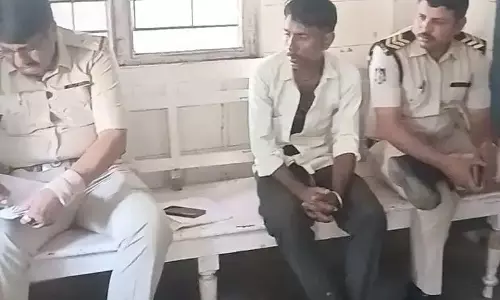 महिला की संदिग्ध परिस्थितियों में मौत, हाथ बंधे मिले, हत्या का मामला दर्ज महिला की संदिग्ध परिस्थितियों में मौत, हाथ बंधे मिले, हत्या का मामला दर्ज