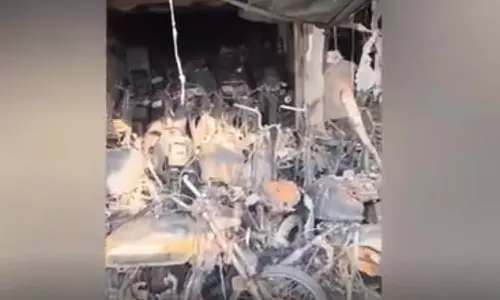 नौकरी से निकाला तो मालिक से लिया बदला, गैराज में 20 गाड़ियां खाक