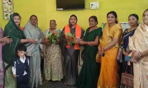 आंगन मिलन सेवा के तहत बेलसोंडा के आंगनबाड़ी केंद्र में हुआ आत्मीय मिलन