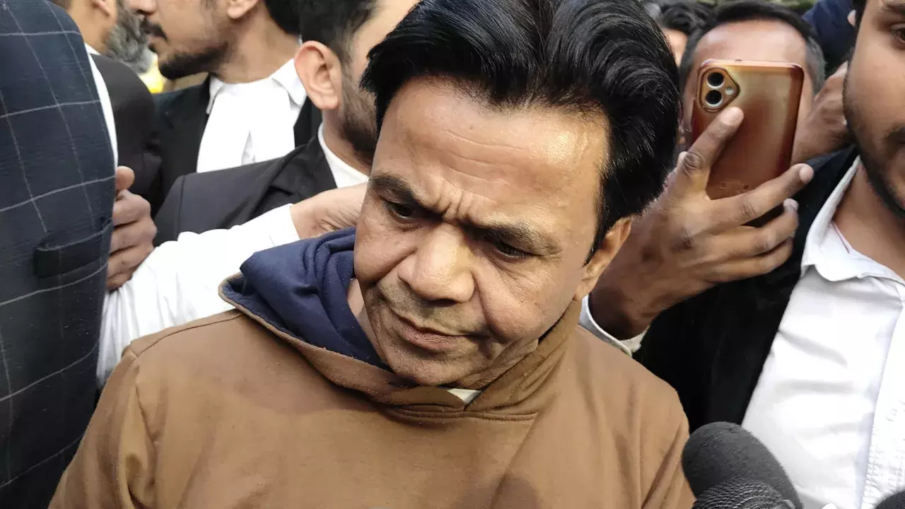 मुश्ताक खान का दफन: राजपाल यादव विवाद पर नज़मा शेख का बयान मुश्ताक खान का दफन: राजपाल यादव विवाद पर नज़मा शेख का बयान