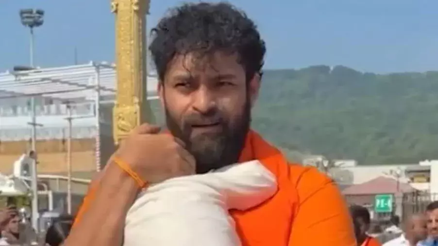 वरुण तेज ने परिवार के साथ तिरुमाला तिरुपति में पूजा-अर्चना की वरुण तेज ने परिवार के साथ तिरुमाला तिरुपति में पूजा-अर्चना की