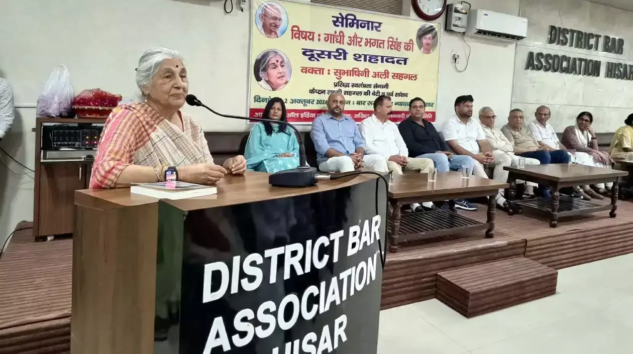 सुभाषिनी अली ने गांधी और भगत सिंह के विचारों को अपनाने की अपील की सुभाषिनी अली ने गांधी और भगत सिंह के विचारों को अपनाने की अपील की