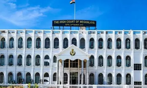 मेघालय HC का आदेश: तीन महीने में दें सीमा बाड़बंदी का मुआवजा मेघालय HC का आदेश: तीन महीने में दें सीमा बाड़बंदी का मुआवजा