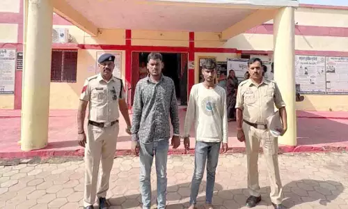 नाबालिग को अगवा कर किया गैंगरोप, दो आरोपी गिरफ्तार नाबालिग को अगवा कर किया गैंगरोप, दो आरोपी गिरफ्तार
